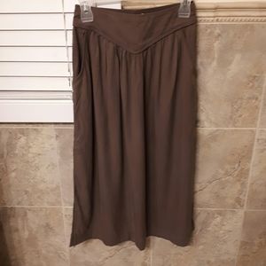 BNWT Aritzia midi skirt- SMALL